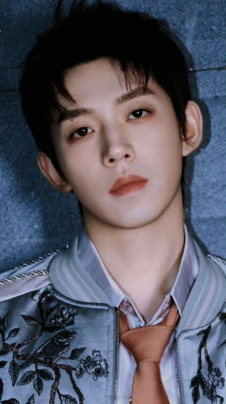 邓为帅气三折叠，怎么叠都很帅 