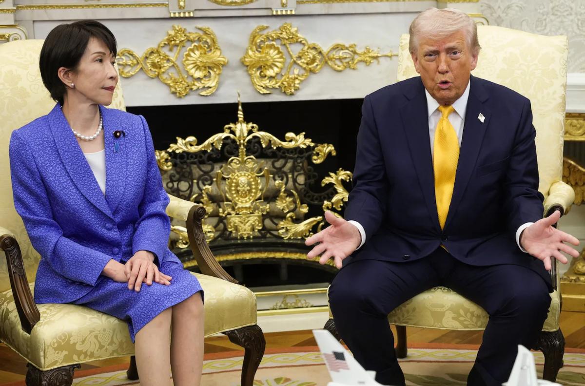7月末，日元汇率暴跌至四十年低位。为稳住汇率，日本当局率先入场干预，随后美国迅速