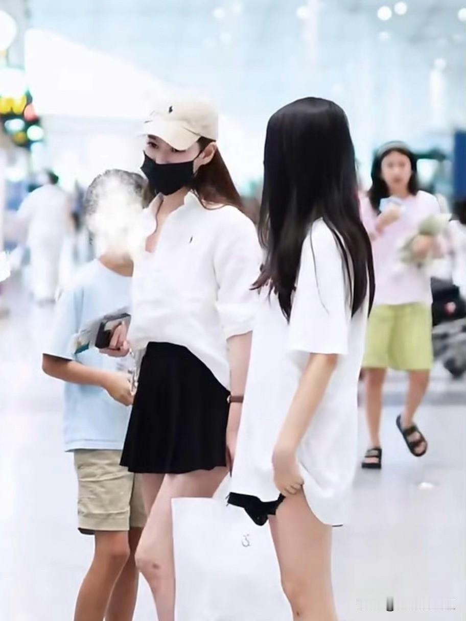 马筱梅真的聪明
把一双儿女带在身边，让汪小菲放心的在外闯荡，男人吗，年纪越大越重