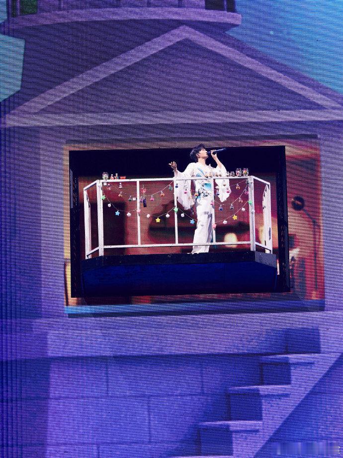 周深跨年照被识别为AI 26年第一波欢乐浪潮，周深香港跨年照被大眼误判AI。这精