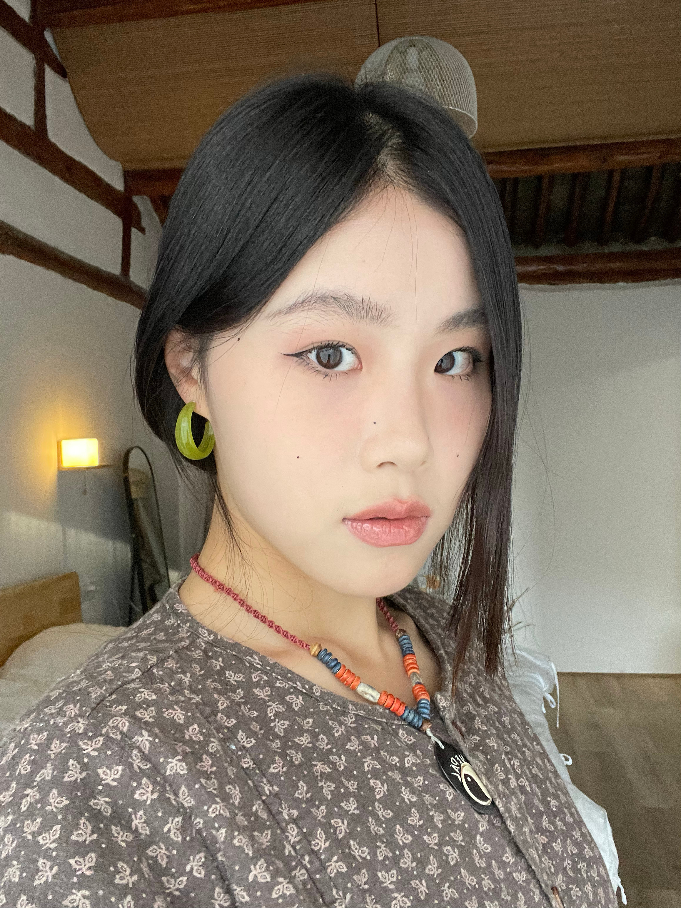 口红粘牙是一生之敌…………………… ​​​