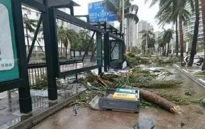 大家好，我是来自四川的自媒体小编，今天要给大家聊一件最近在海口发生的大事。202