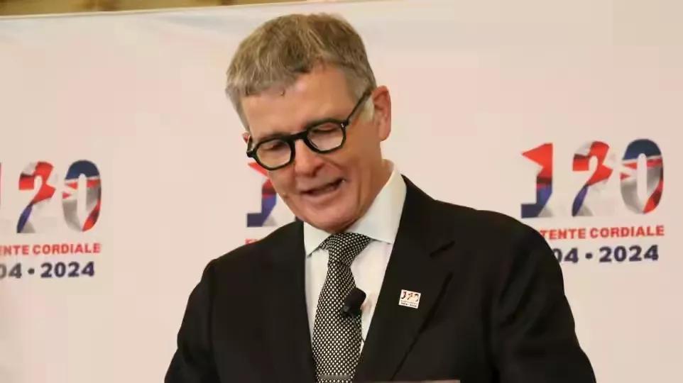 “007老板”对俄乌战争后果发出警告
英国军情六处负责人理查德•摩尔在特朗普赢得