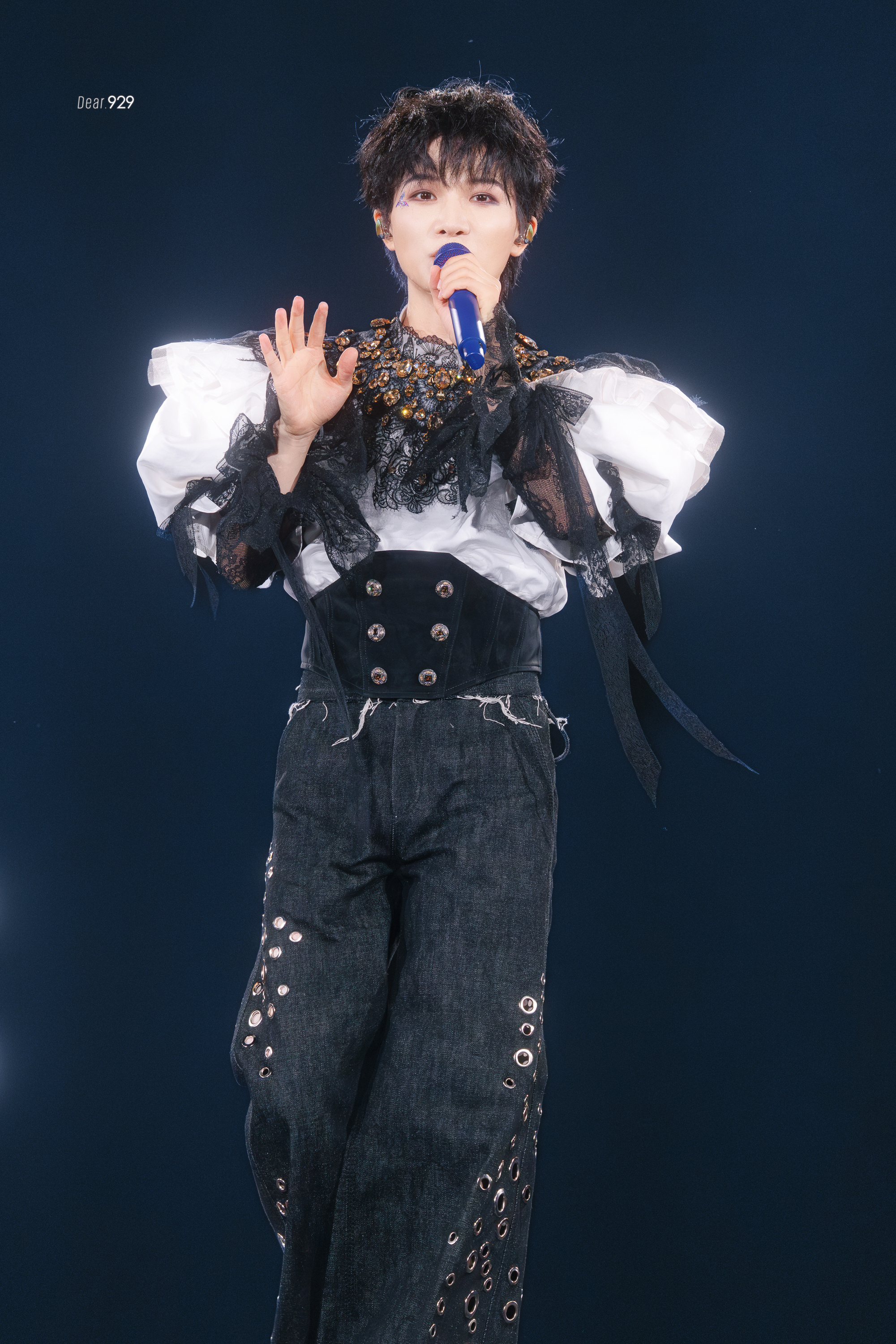 周深  🖤🖤🖤260912 周深「深深的」巡回演唱会台州周深演唱会周深20