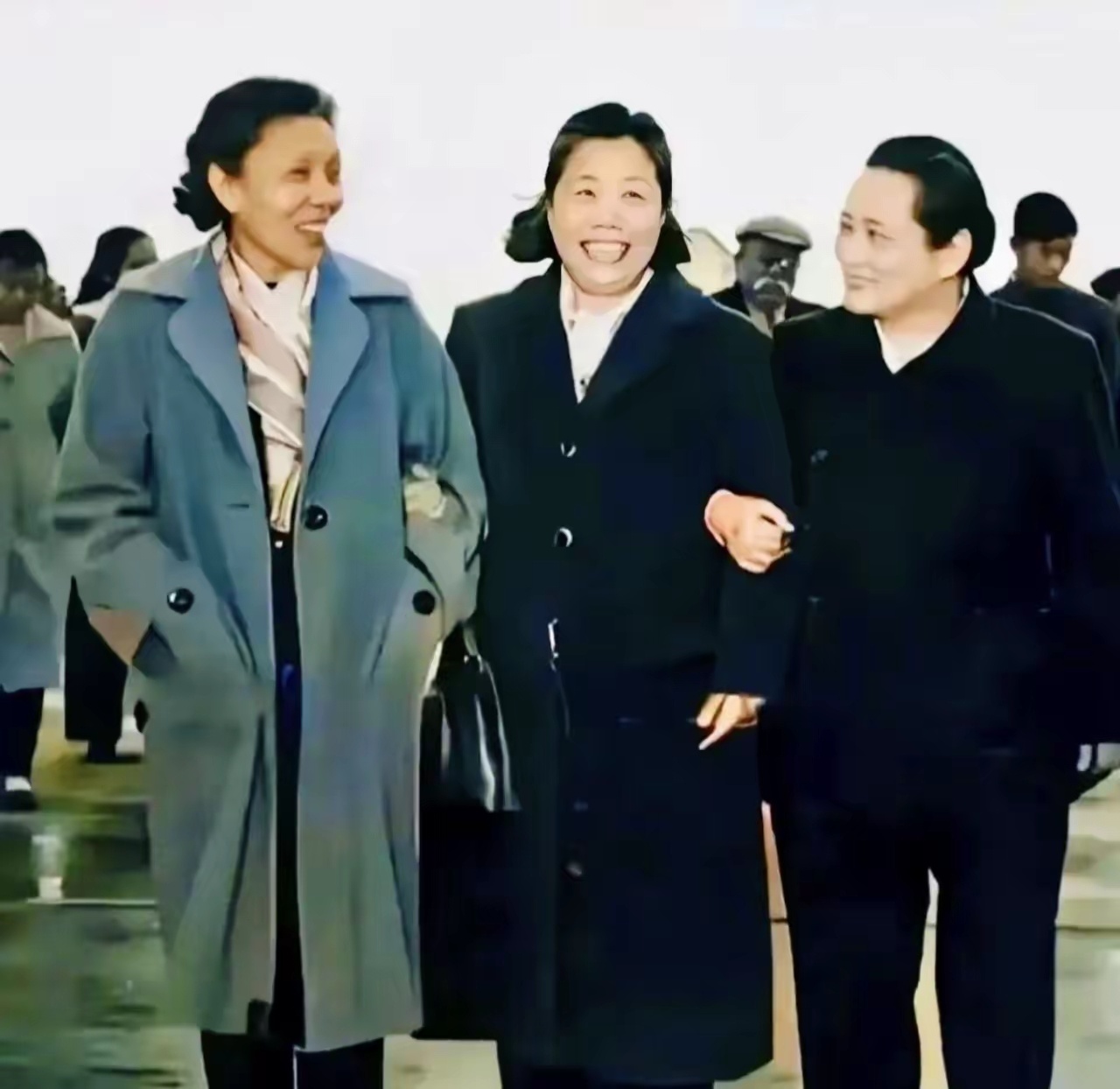 很多人都以为宋庆龄、邓颖超、蔡畅三位只是工作上的公事交集，实则她们是相交数十年的