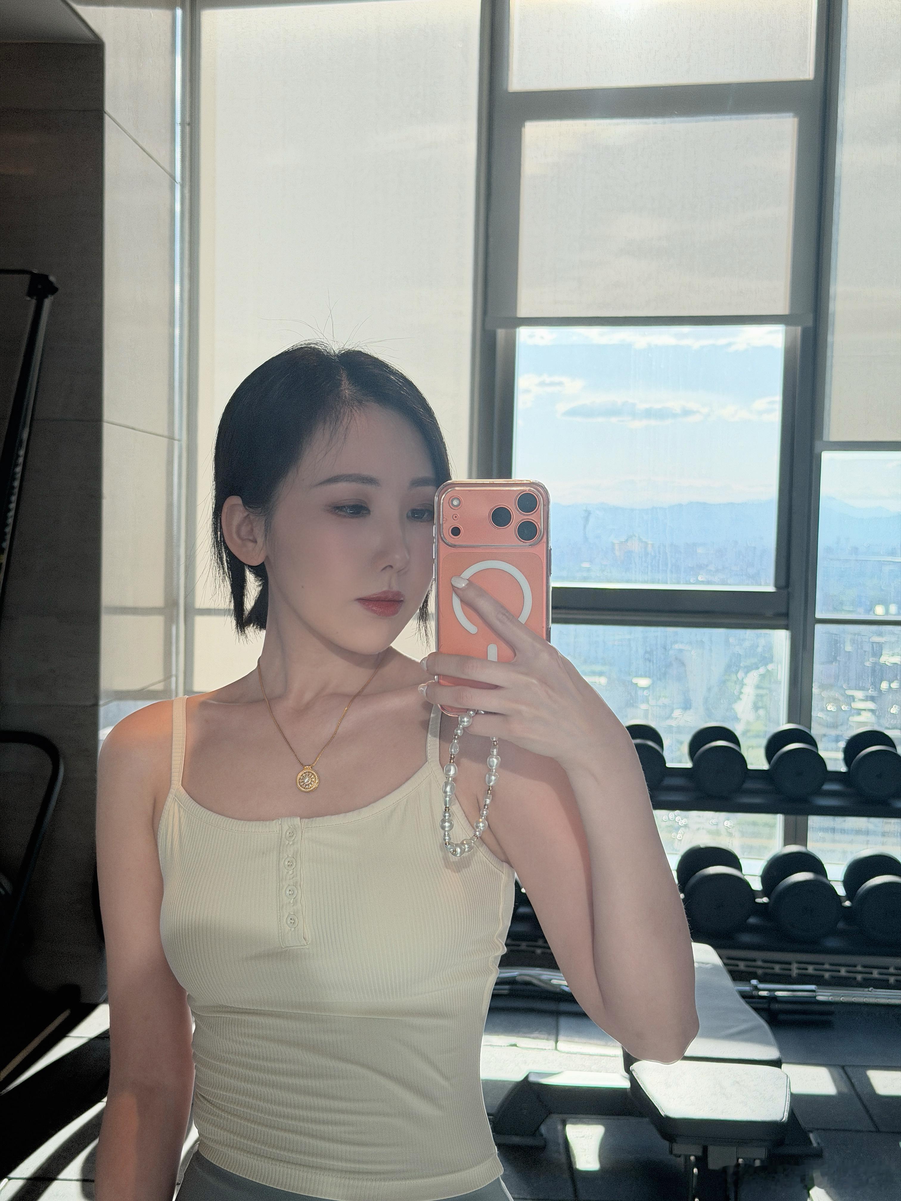 虽然干咳还没完全好，不妨碍我开始训练🏋️♀️ 