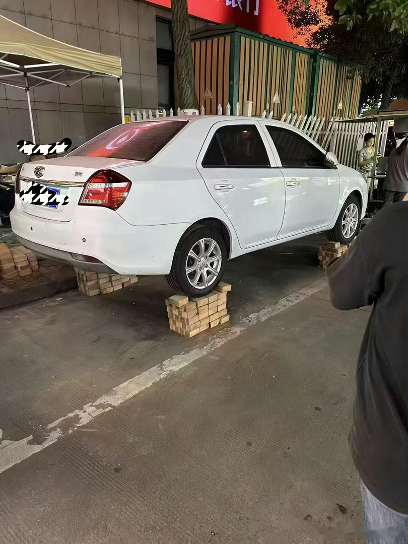 车主台风前预判了各种可能 但是还是失算了 