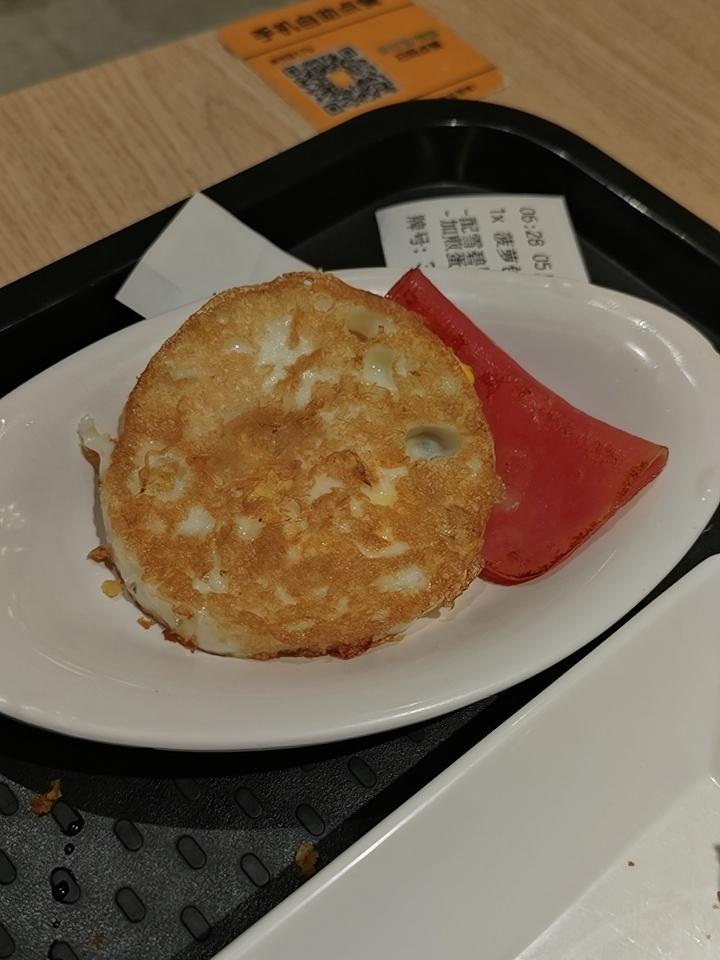 早起不是为了多工作一小时，而是为了在最清醒的时刻，确认自己真正想去的地方。