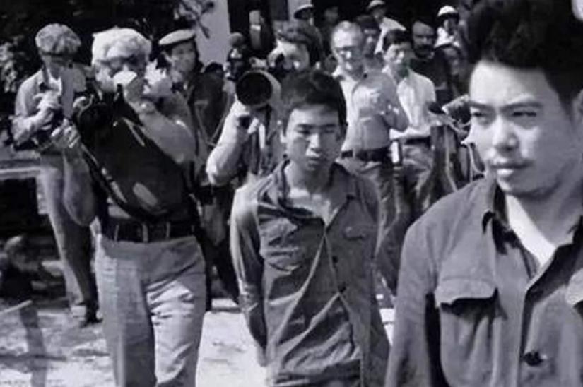 1990年，在越南关押6年的“叛徒”汪斌回到国内，昔日战友指着鼻子骂他是卖国贼，