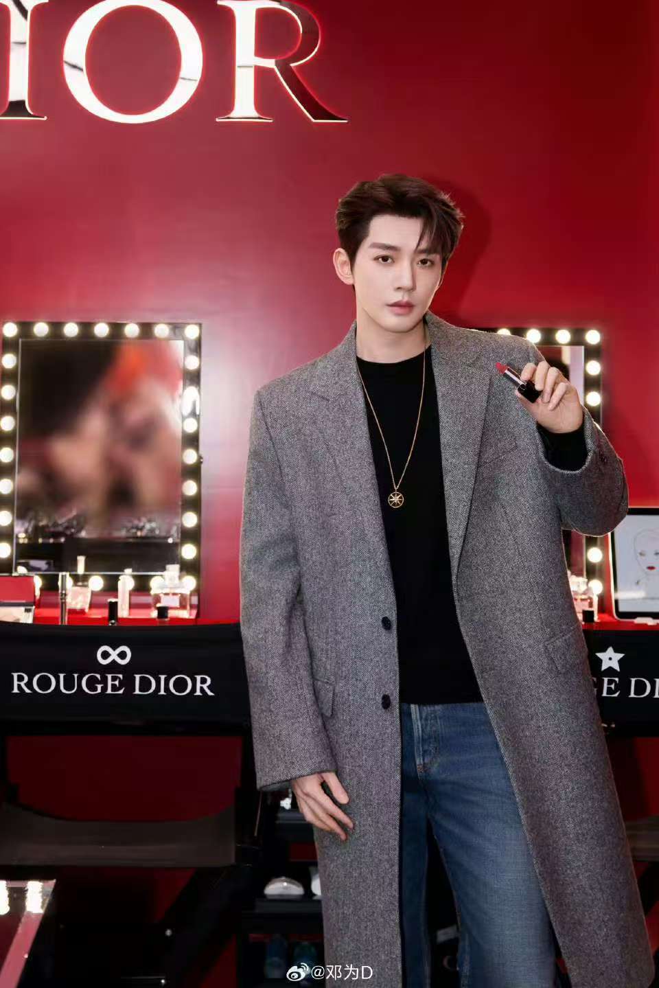 邓为定格新年闪耀邓为定格新年闪耀时刻邓为定格新年闪耀，好帅，