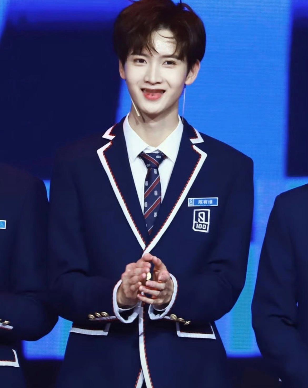 曝陈宥维恋情陈宥维你还记得你是爱豆出身的吗原来之前晒厨艺都有迹可循当爱豆要转型成