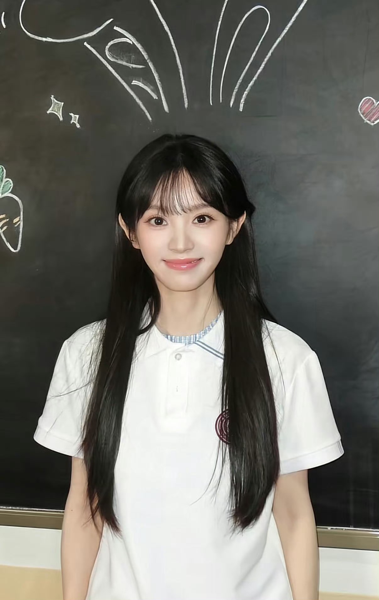 田曦薇黑板兔耳朵照天才女友定档0802期待林知夏坐等2号《天才女友》一起入坑田曦
