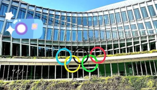 国际奥委会副主席胡安·安东尼奥·萨马兰奇最近在洛桑公开说起“对北京2008年设置