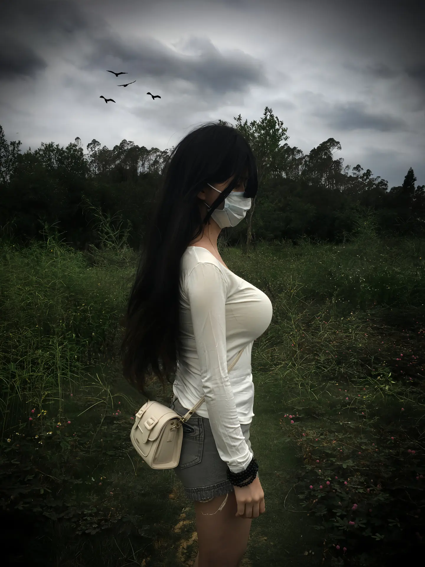我以为我是被扔掉的烟头 直到你说我是烟花