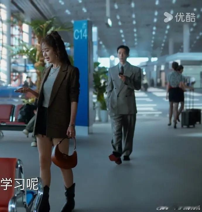 胡巴妈比例是不是不太好，远景有点搞笑了近景还不错 ​​​