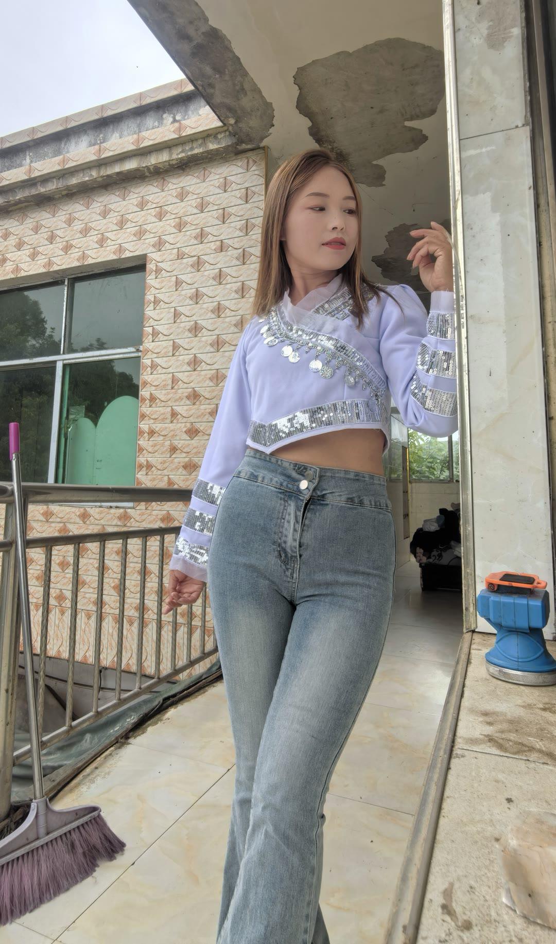女生如何穿搭看起来时尚更有品味呢