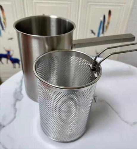 你是否曾经为炸鸡块和薯条而烦恼？传统的方法不仅浪费油，还不好捞。那么，让我们来探