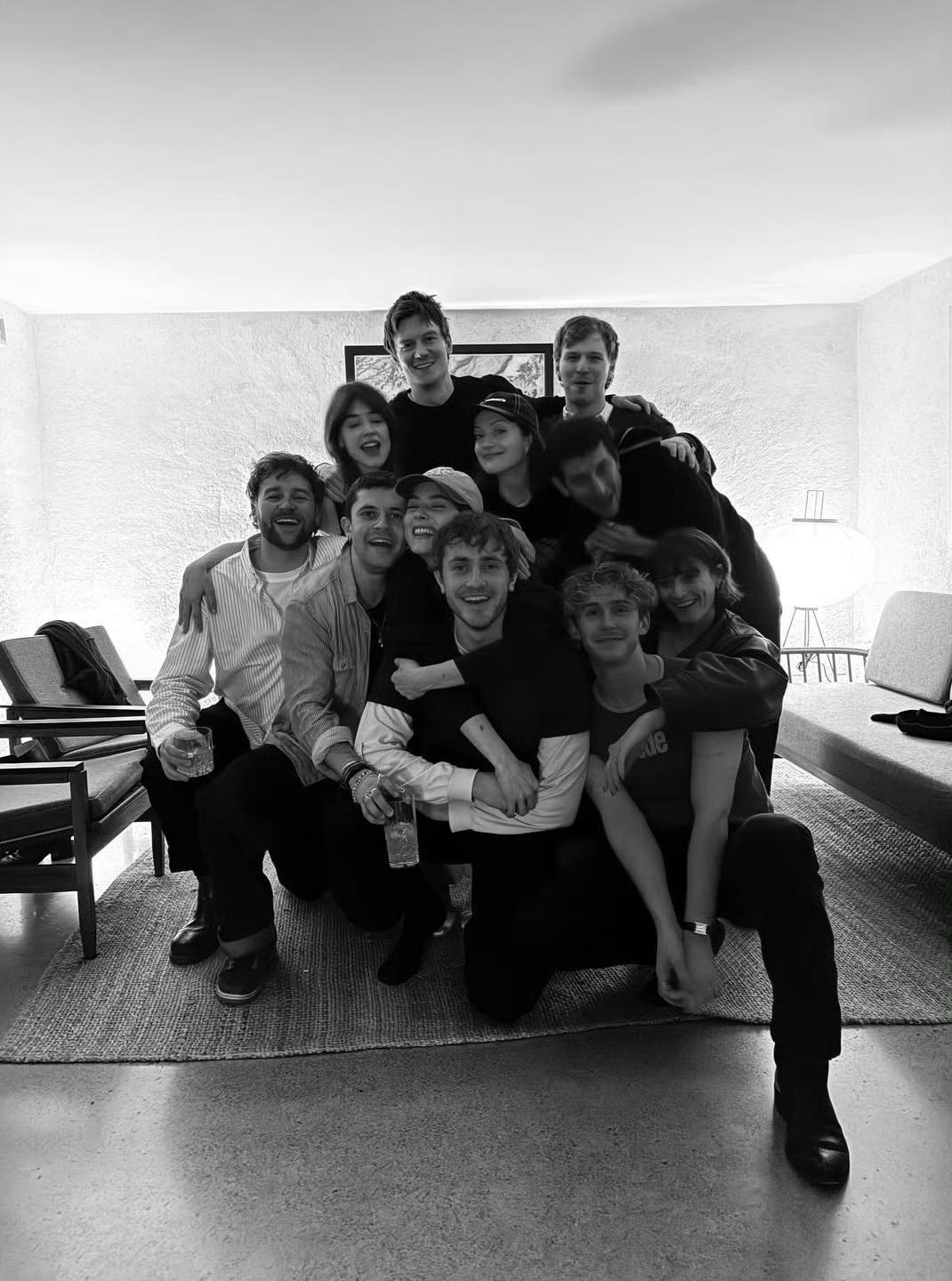 售后太好了这个组！《正常人》剧组跨年重聚 