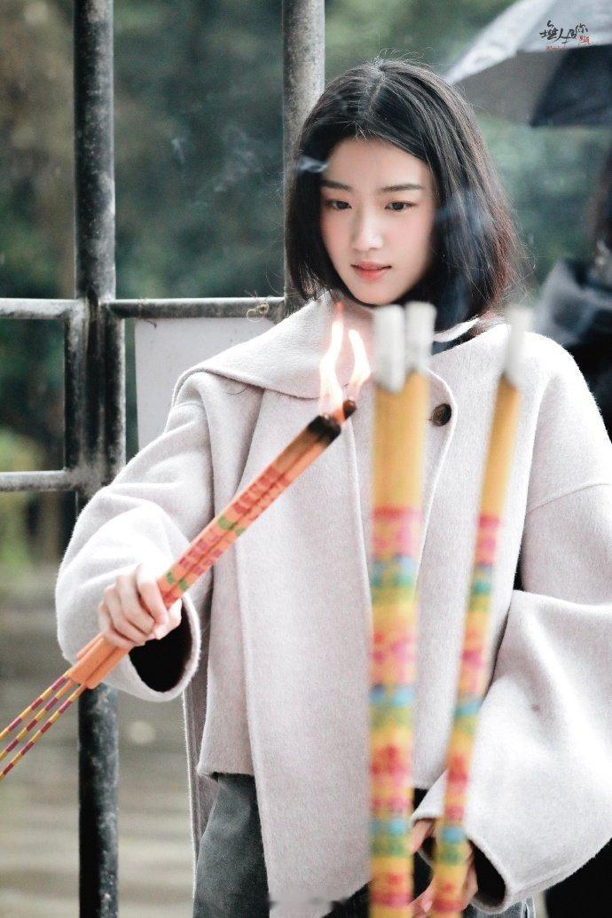 卢昱晓 是少女也是神明 