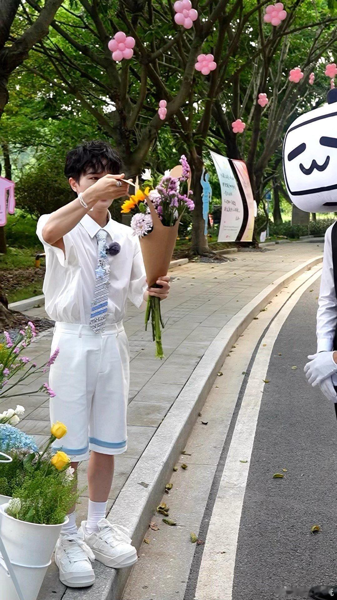 周深永远22毕业歌会官宣B站永远22毕业歌会 周深这次毕业歌会的任务完成得很特别