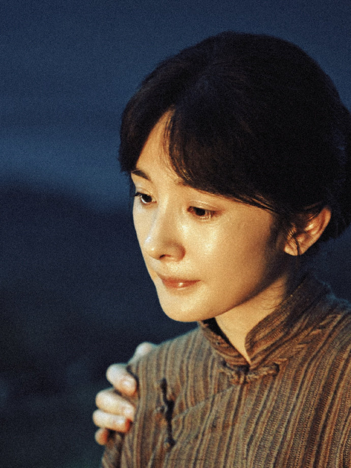 绣绣的小脸变糙了谁懂这种震撼！杨幂为了宁绣绣，从光鲜女明星变成“糙脸农妇”，手变