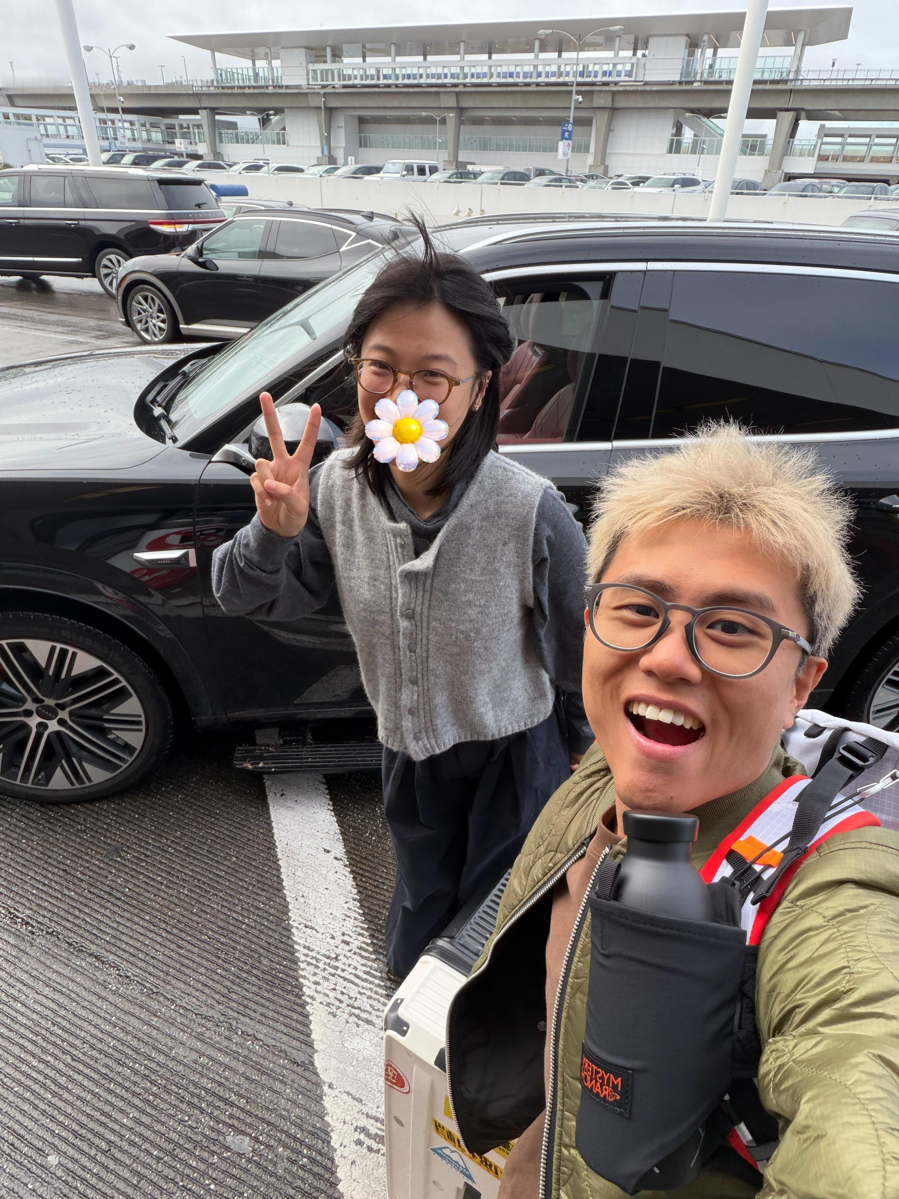 有鸽们的感觉真好！鸽们儿又来送机了！谢谢鸽们儿！美国·洛杉矶国际机场