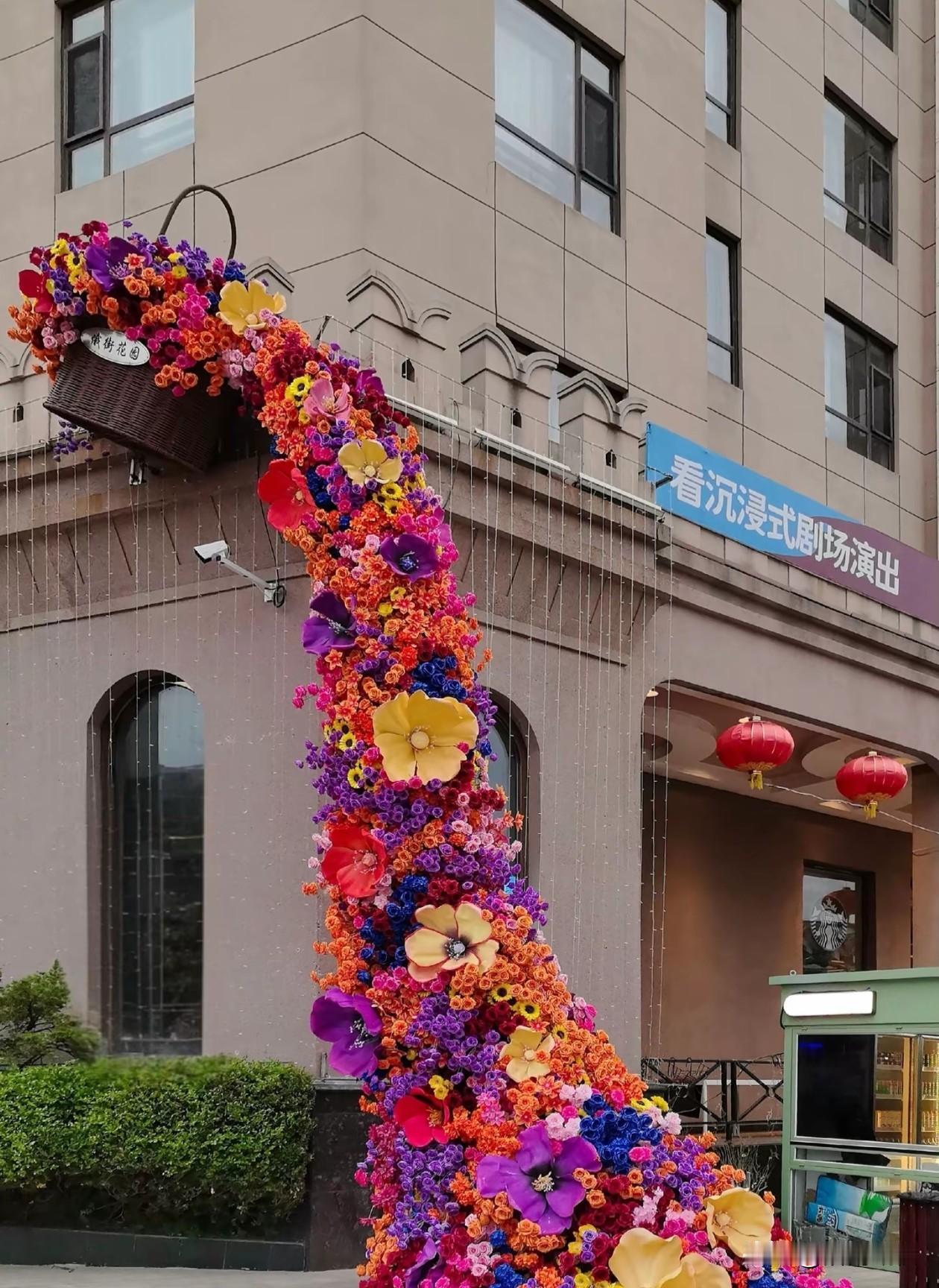 ╭───♫ ♬ ♪───────╮
❥   
🌱 我们争不过岁月，也跑不过时间