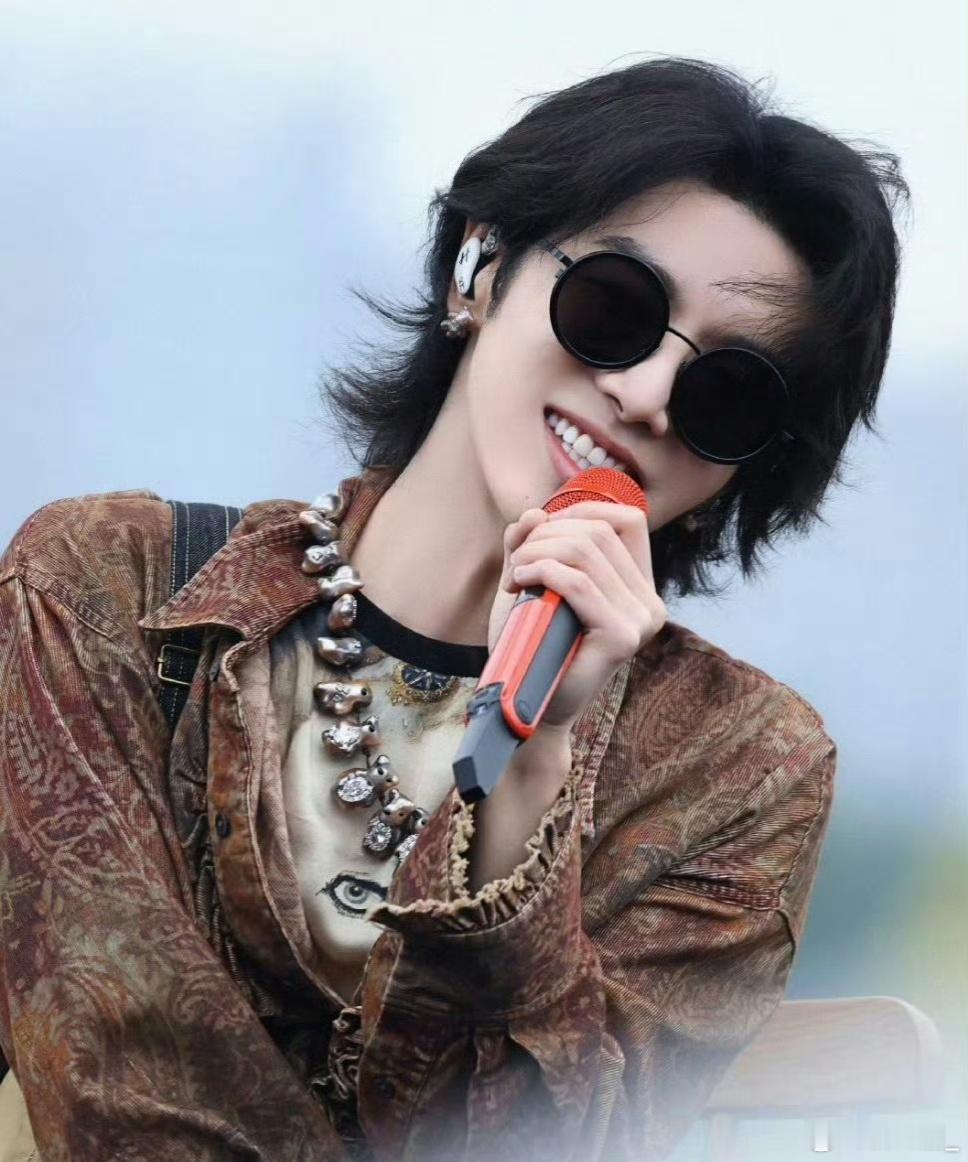 #华晨宇 你们现在玩的越来越开了#不得不说，我们火星人真的是太有才了，每次都能给