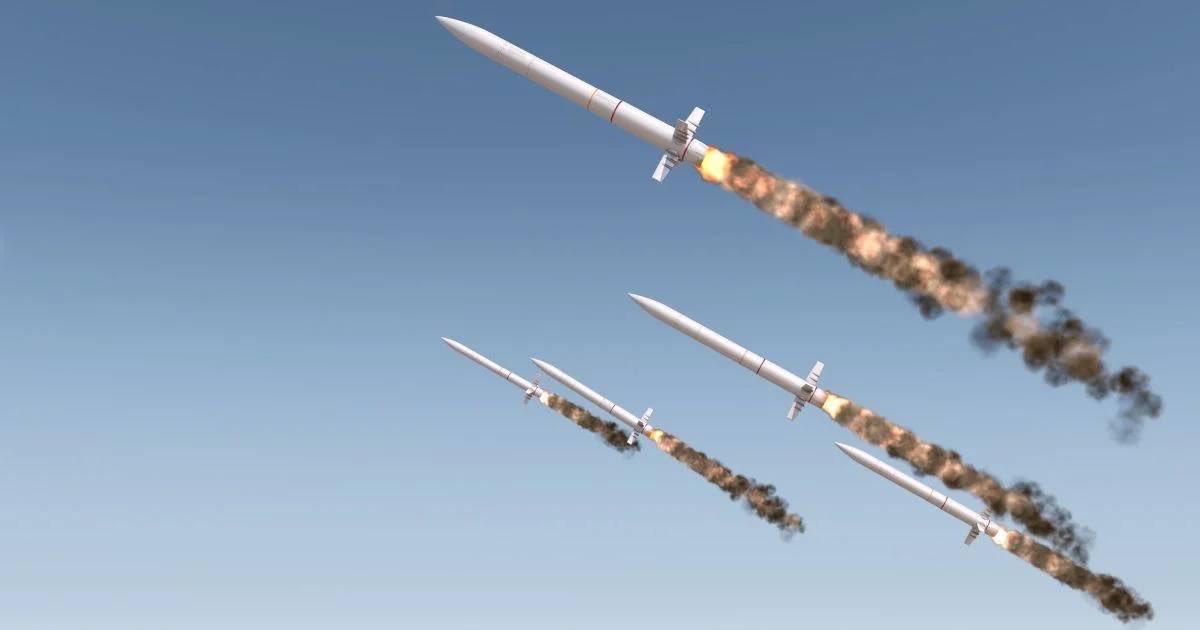 俄罗斯人已经囤积了700枚弹道导弹和数千枚巡航导弹；此外，根据乌克兰国防部情报总
