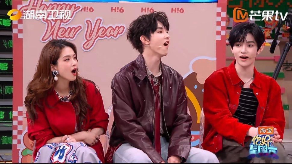 李一桐的手气自己都不敢信抽红包环节李一桐先后拿下超大红包，一脸不敢相信的样子也太