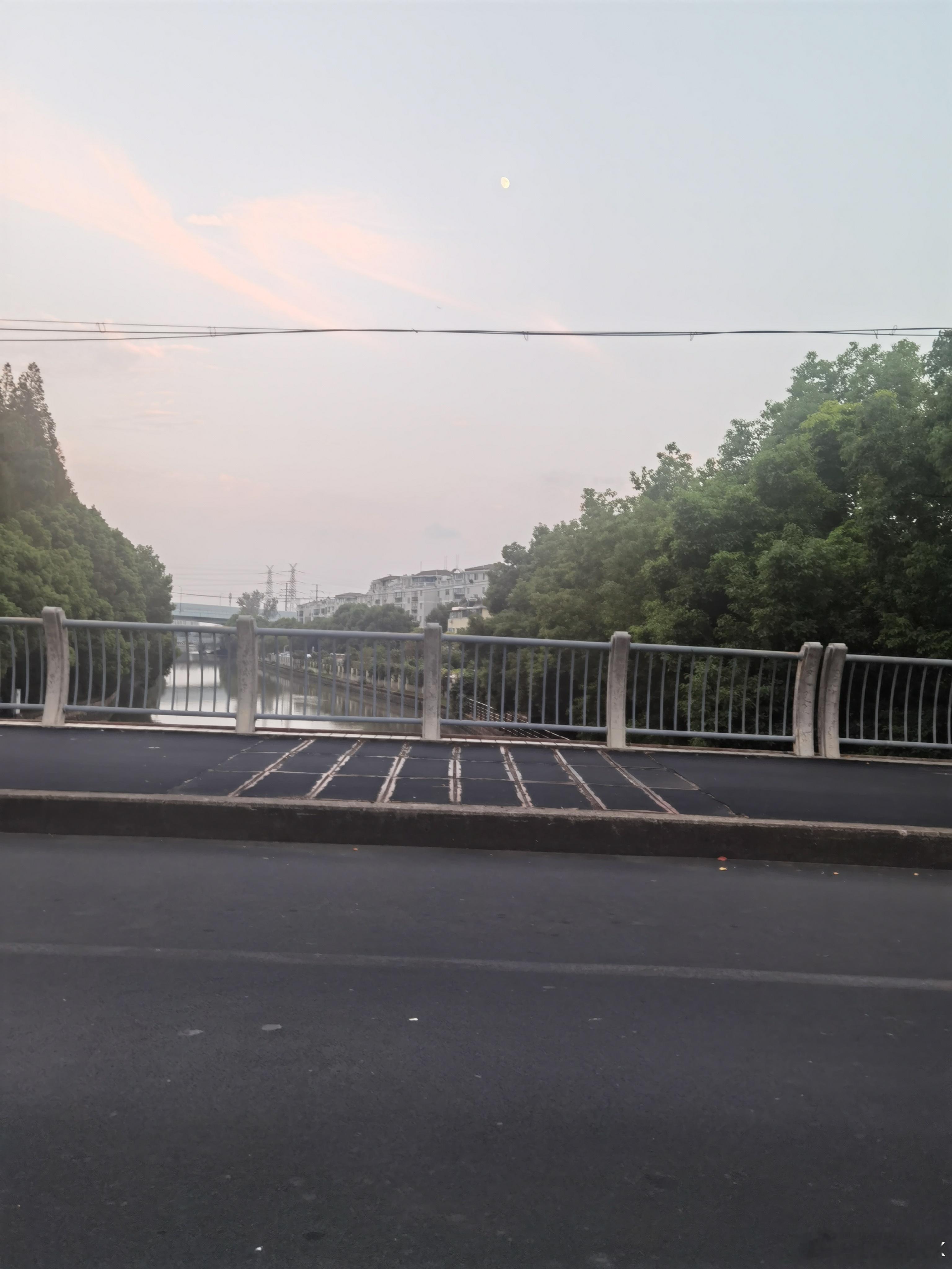恬静的傍晚，出来散散步，呼吸下清新的空气！ ​​​