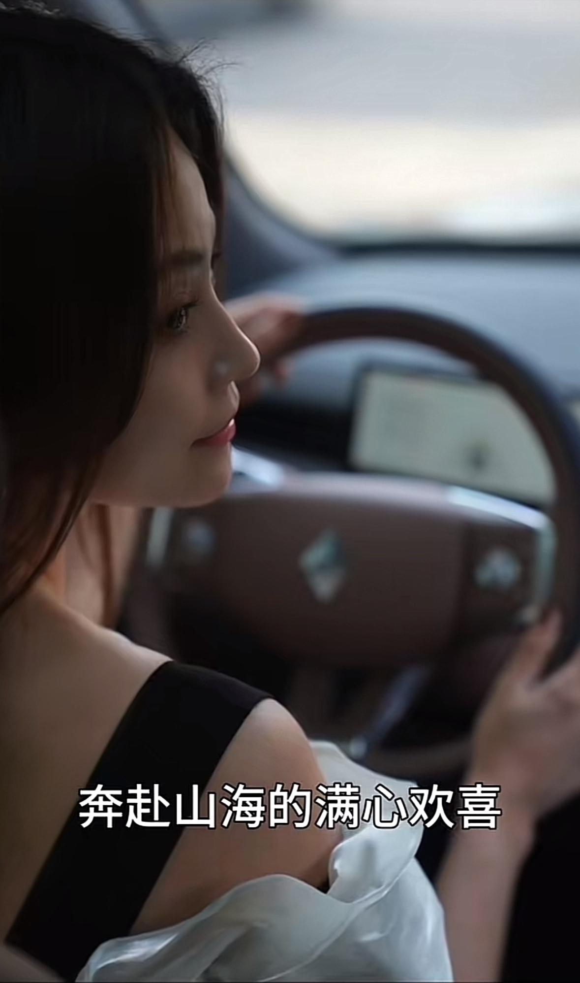 这回总算玩明白了！20 万级 SUV 直接焊死华为乾崑 + 真六座，对手彻底没得