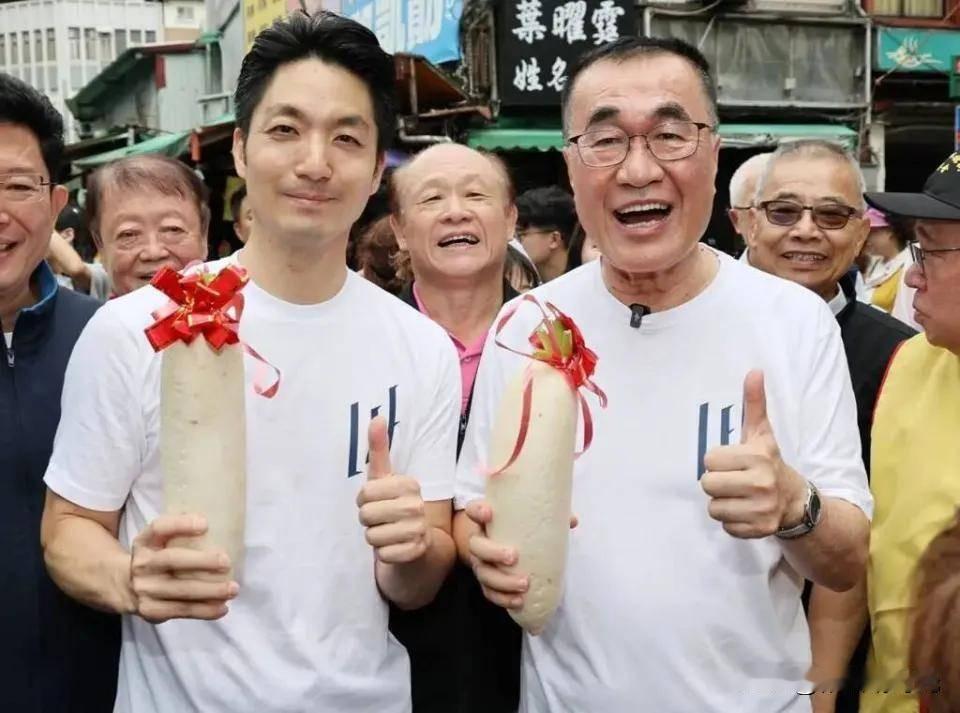 没想到啊，难道蓝营要年底不仅要丢了台北，连新北也要丢？今天，震传媒公布新北市长候