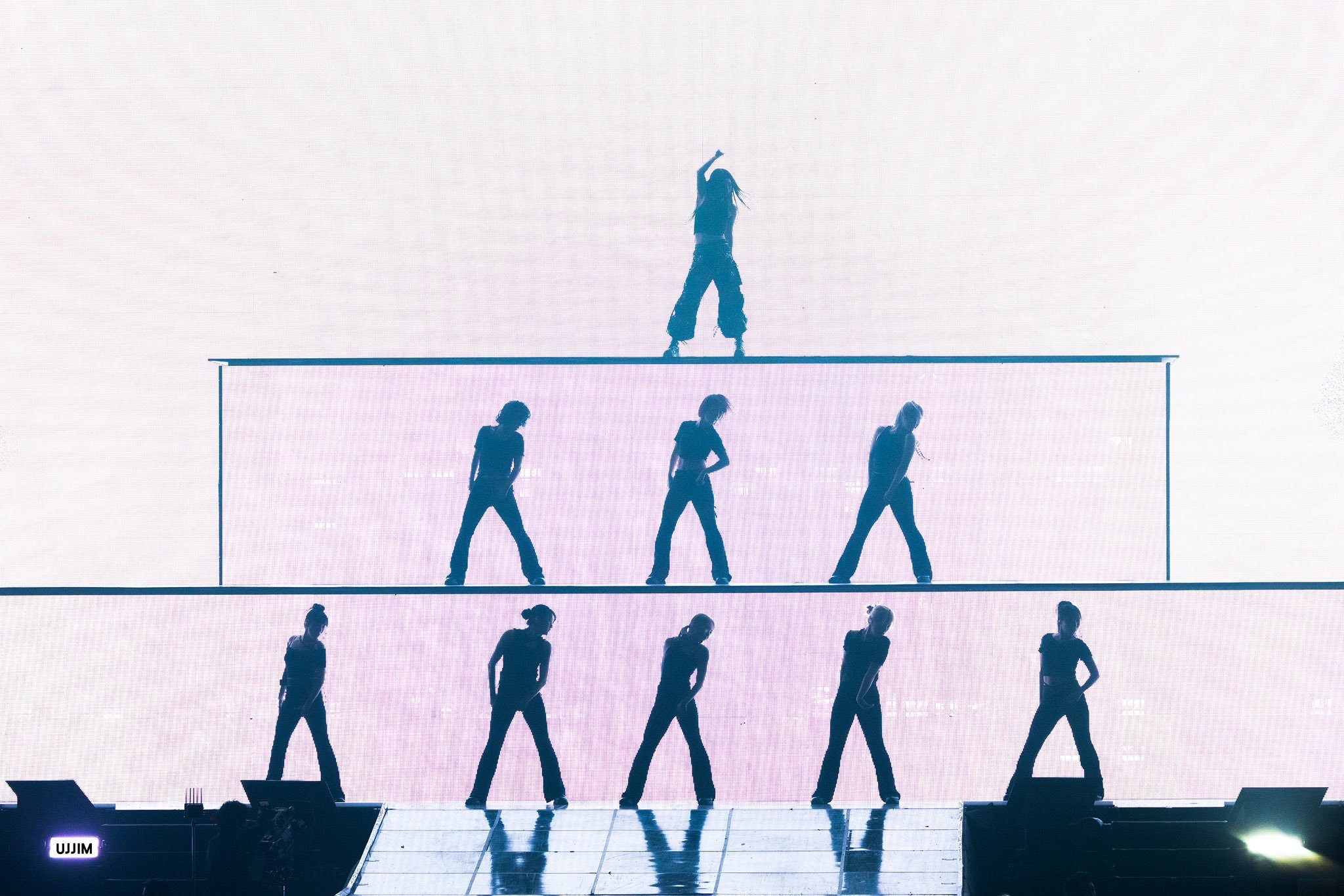 Standing at the top！ ​​​