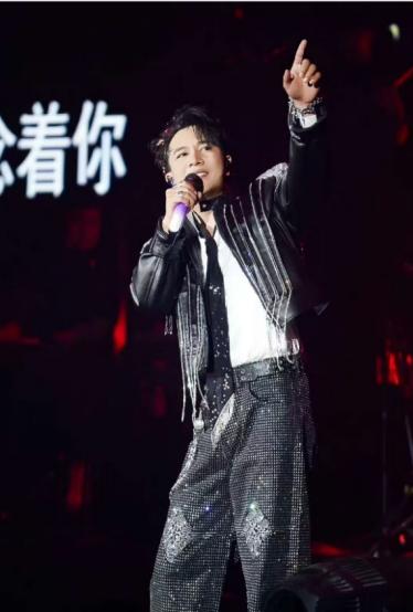 退圈十年强势回归的欢子加入，全网累计播放量数百亿的金曲即将炸场！经典即将唱响，谁