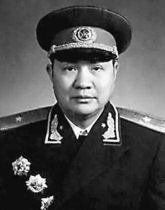 1941年，新四军第一师抓了200多名特务，粟裕知道后，忍不住开口：“是不是搞错