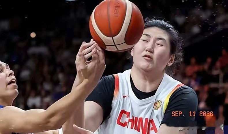 韩旭实话实说！
中国女篮输给法国女篮后，韩旭在采访时谈到张子宇时表示：张子宇在世