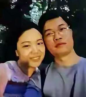说好的女的照片打马呢？
这是真的吗？

怎么没有打马？

而且还出现在网上有三个
