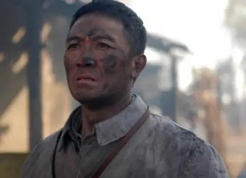 珍宝岛战争爆发，孔捷将自己关在屋子里哭成了泪人。此时此刻，他哭的不是战争的惨烈，