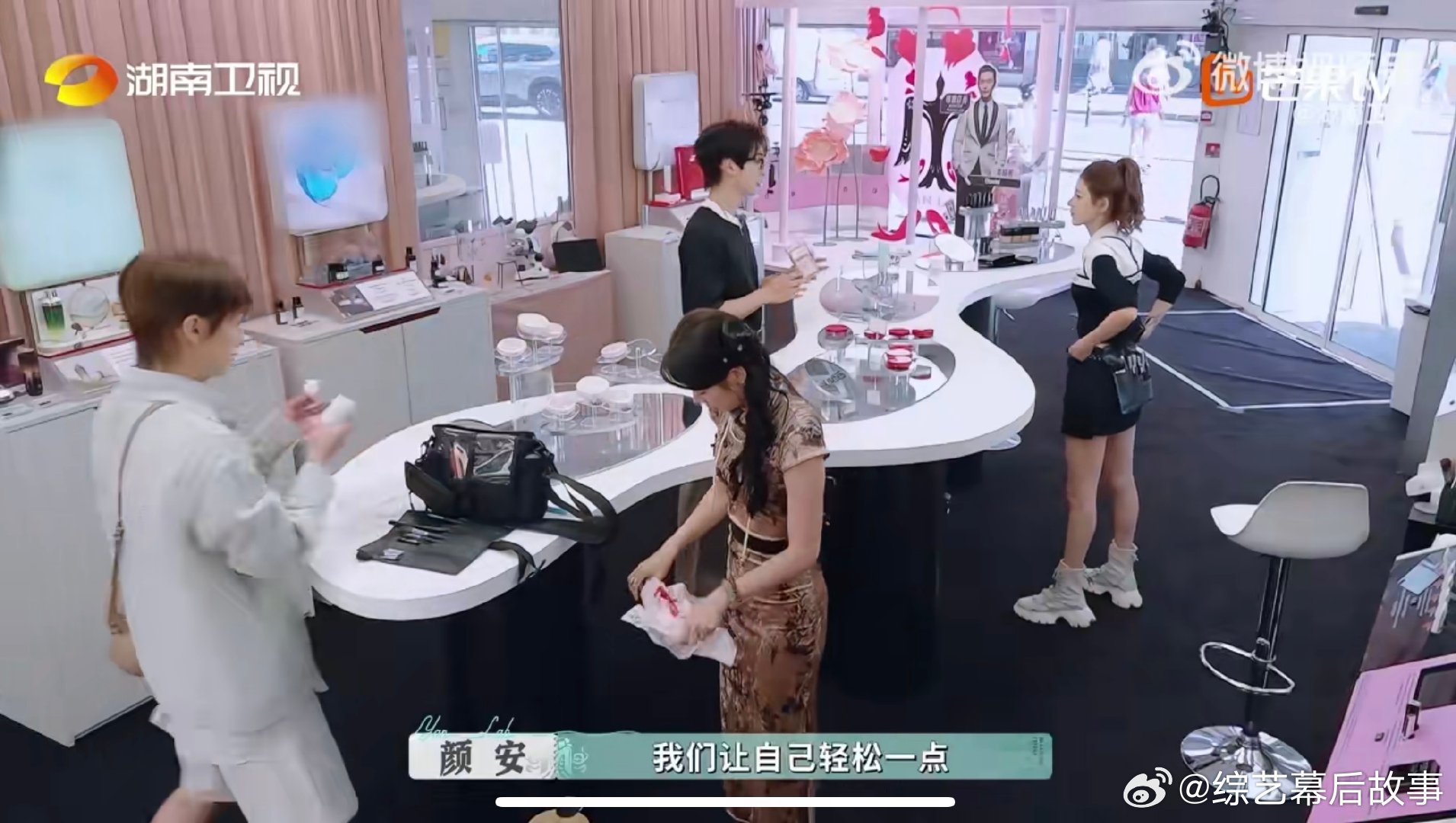 颜安这样的店长给我来一打 谁懂啊！颜安当店长也太靠谱了，一到店工作安排得有条有理