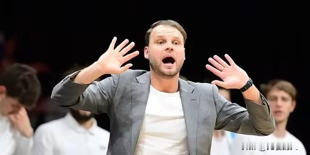 山西男篮签下外教布扎斯，潘江指导也很危险



山西本赛季取得的成绩和上赛季差距