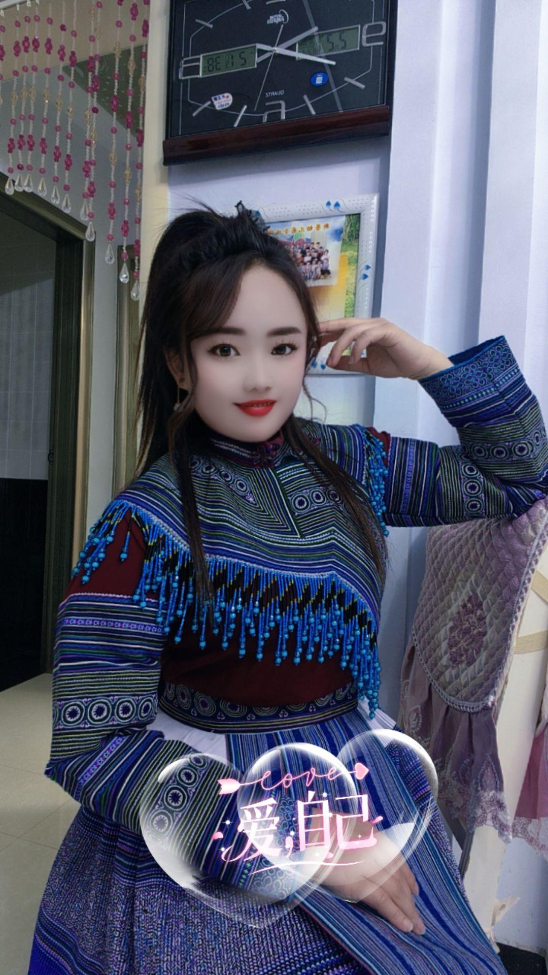 我爱人间初相见， 也敬深情不久远，  缘分散尽终须别， 往后岁月不相见...