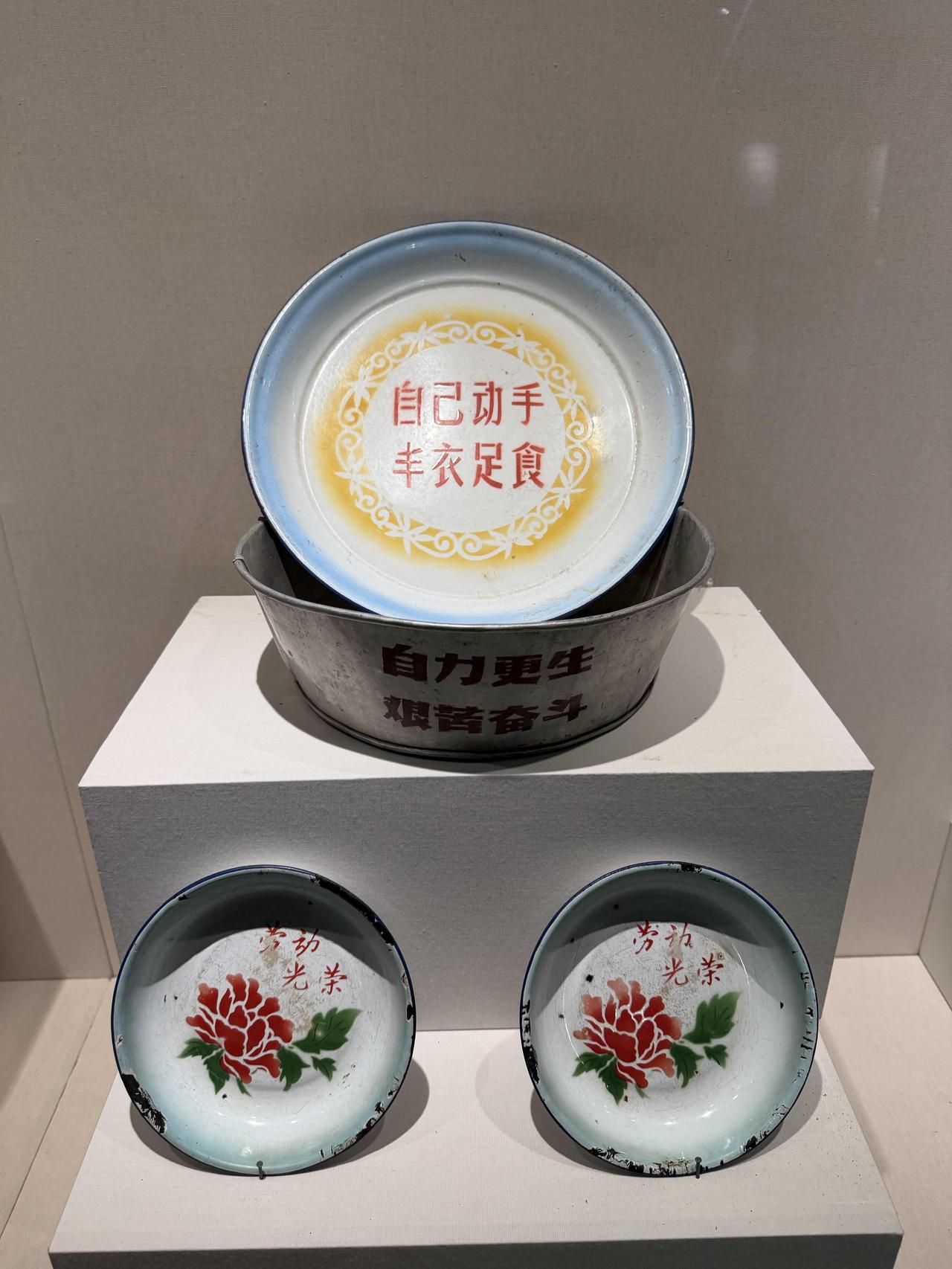 拍专辑送惊喜
——库尔勒博物馆2
看到新疆库尔勒博物馆所展出的藏品，很多都在爷爷