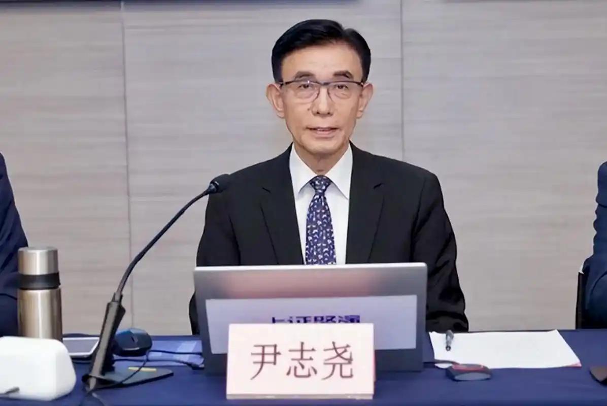 尹志尧的反驳太炸裂了。
接受采访的时候，他直接甩出一句：“我不承认中国半导体设备