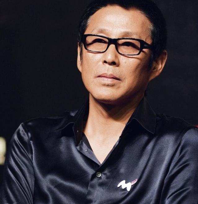 老一代艺人零绯闻深耕作品，一生低调却被观众铭记，当下艺人为何难有这份定力？

聊