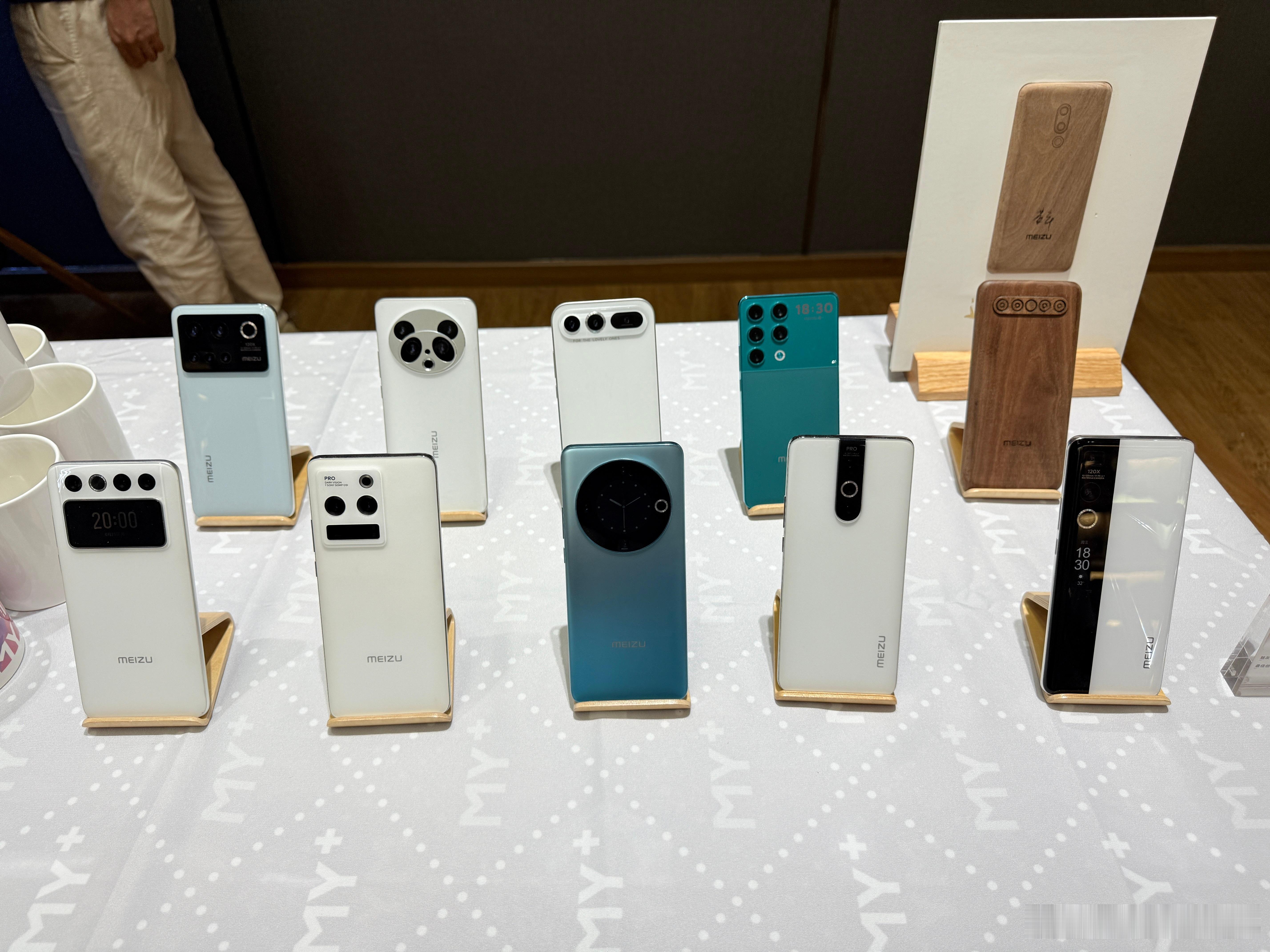 魅族手机为什么没落了手机市场本来就很卷，以前很多的品牌也都逐渐消失了，魅族真的是