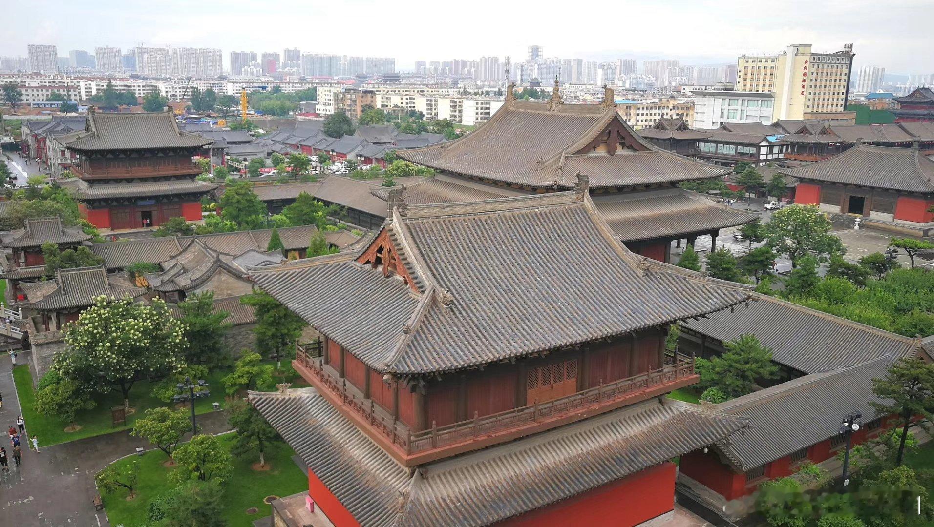 名利是闲情的世仇，潇洒是闲情的好友，无碍才是闲情永远的伴侣。       —— 