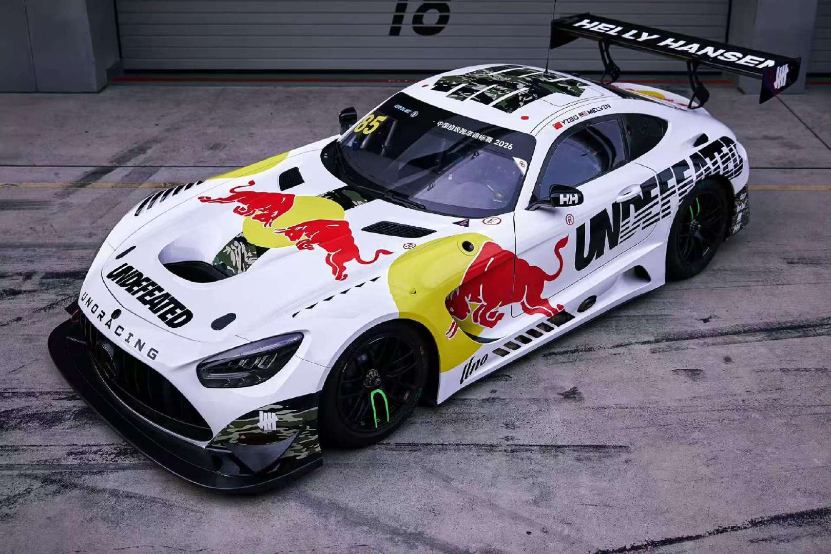 王一博赛车全新涂装 王一博全新涂装就位 王一博赛车全新涂装来啦 