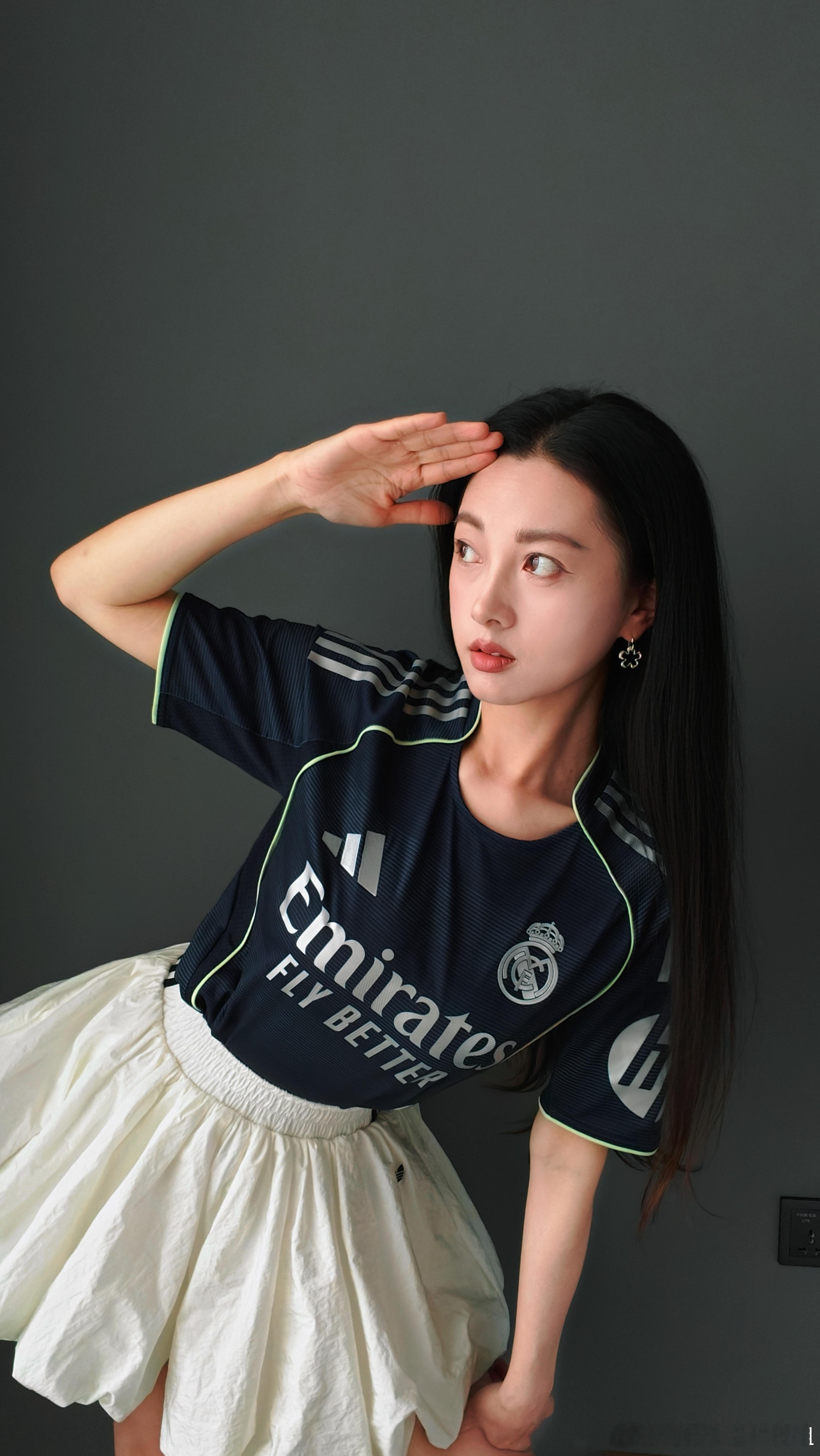 回归世俱杯工作，谁能和我说说，阿诺德他怎么了？ 怎么都是让我注意这小子的[思考]