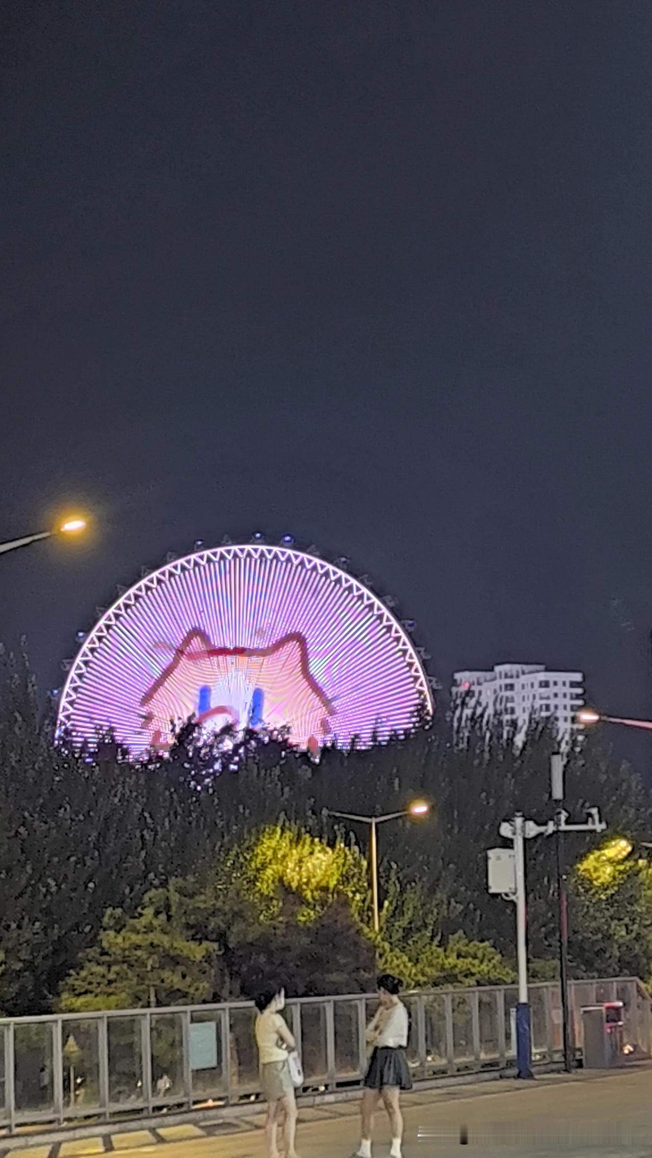 公司突然宣布实行“上四休三”，结果一看工资条，直接降了1000块！本来到手580